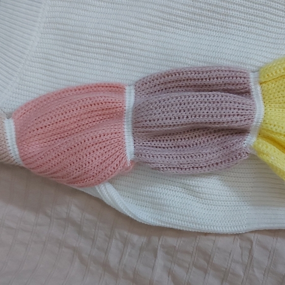 SHEIN Multi colored bubble sleeved Sweater - Picture 2 of 5